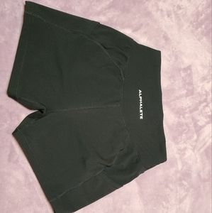 ALPHALETE Surface pocket shorts (sold)